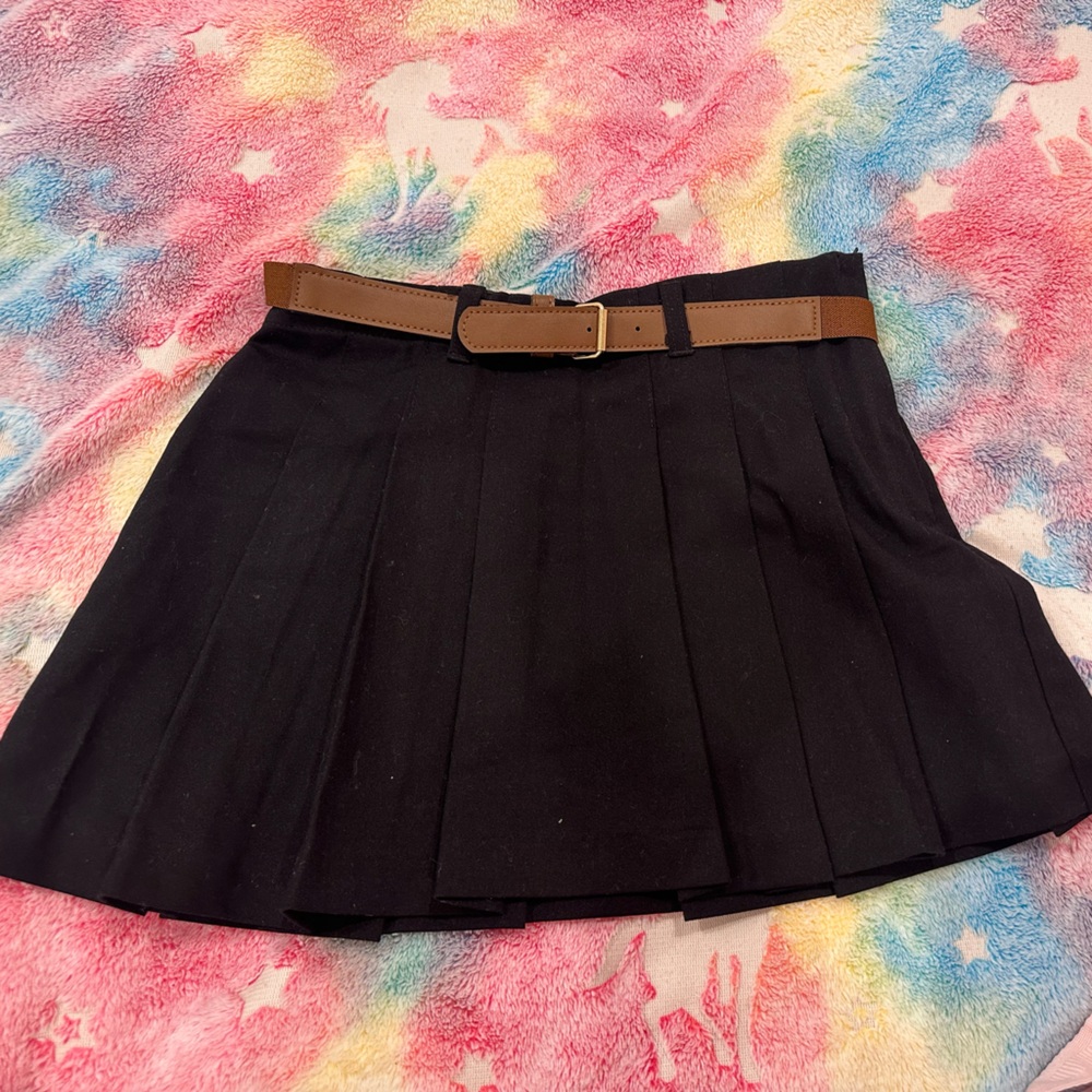 H&M Black Pleated Skirt with Brown Belt